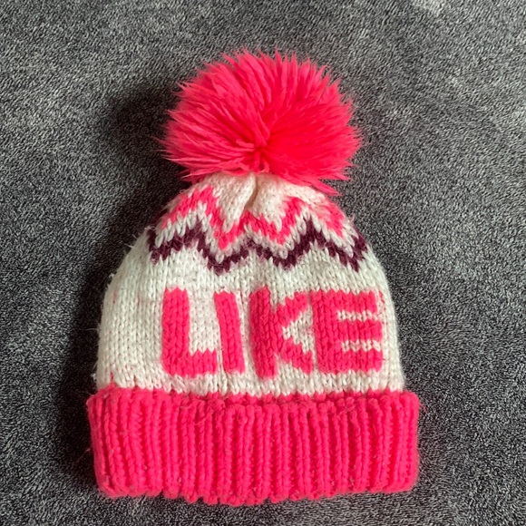 Knitted Warm hat - Picture 1 of 2